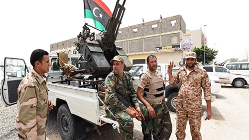 الحكومة الليبية تواجه