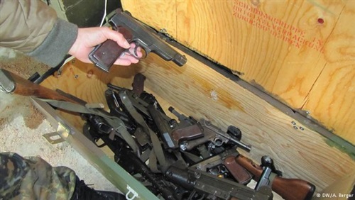 دويتشه فيله: أسلحة