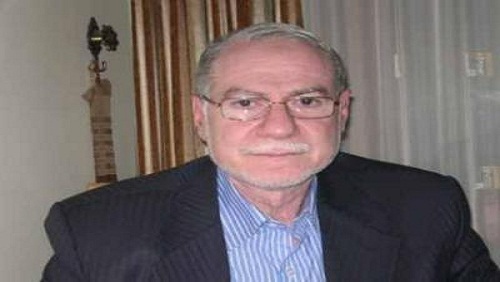 2 أبريل: استقالة