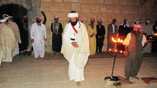 الإيزيديون يودعون