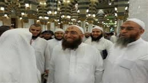 بدعوى العمرة.. شيوخ