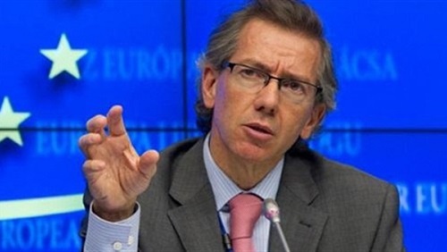 برناردينو ليون: السلاح