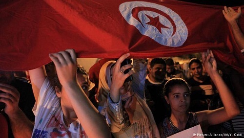 تونس ترفع حظر التجوال...