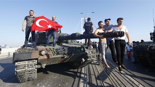 تركيا تبدأ محاكمة