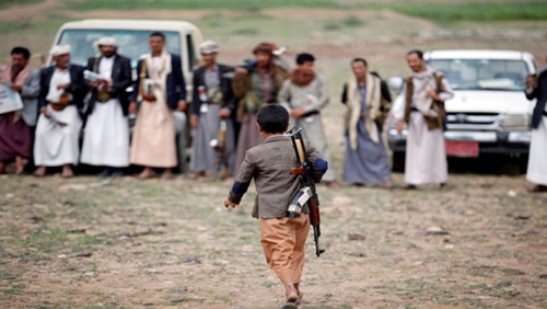 صالح يغازل الإخوان