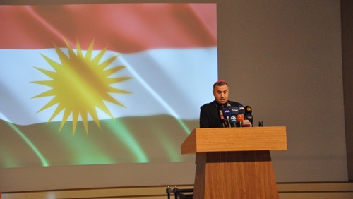 رافضين اجراءات الحكومة