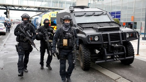 بتعقب 20 ألف إرهابي..