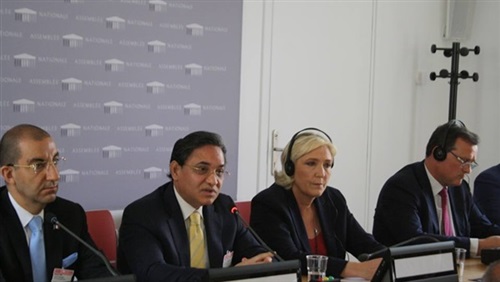 الإعلام الفرنسي يحتفي