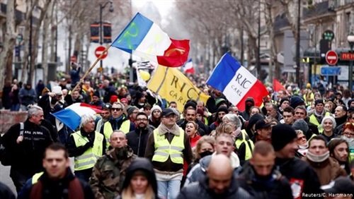 متظاهرون في باريس