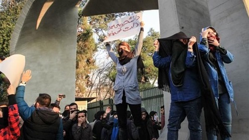 طهران تشتعل بالاحتجاجات