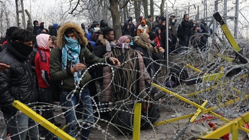 قلق أوروبي.. مخيمات