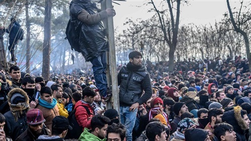 كورونا تشتعل في يد