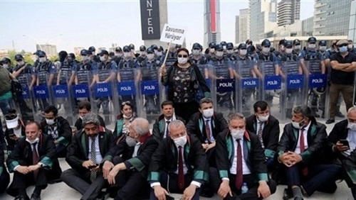 بقانون استبدادي جديد