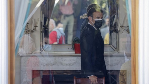 ماكرون يهدد بسحب