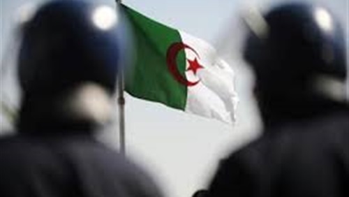  مواصلة لحماية أراضيها..