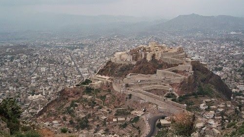 بين الحصاروالقتل