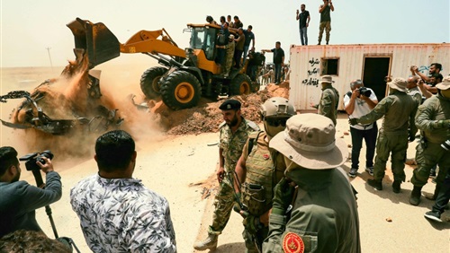 بين الترقب والحذر..