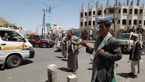 الحوثي يخنق اليمنيين