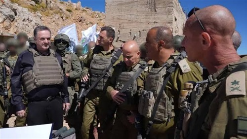 لوموند: وزير الدفاع