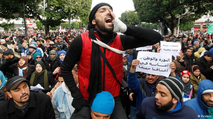 الثورة التونسية مستمرة
