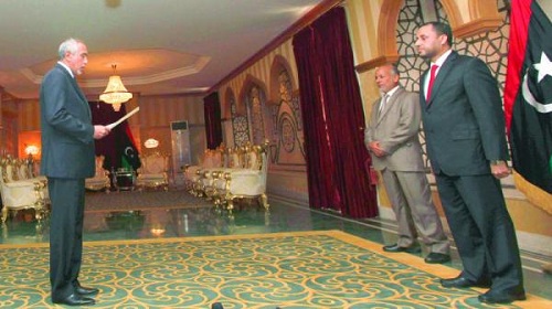 حشود عسكرية على أبواب