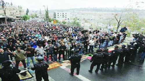 الاحتلال يحرم الفلسطينيين