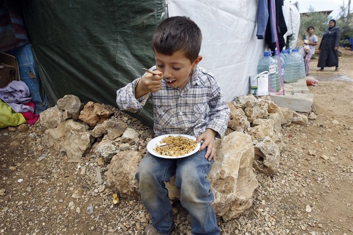 نقص المساعدات أزمة