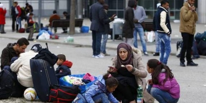 جدل حول دمج اللاجئين