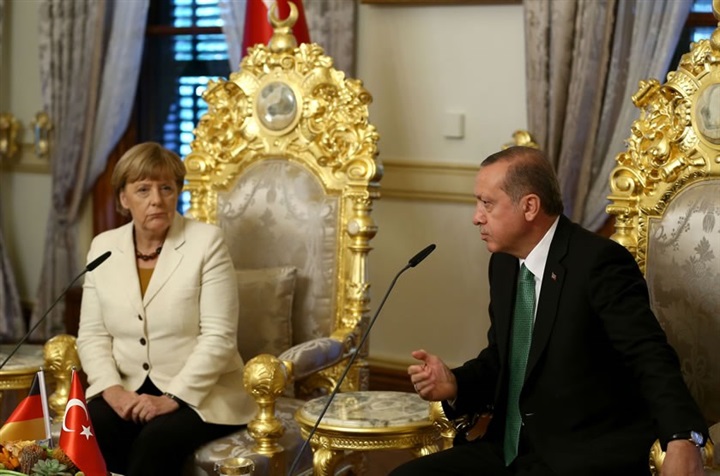 تصاعد الخلافات بين