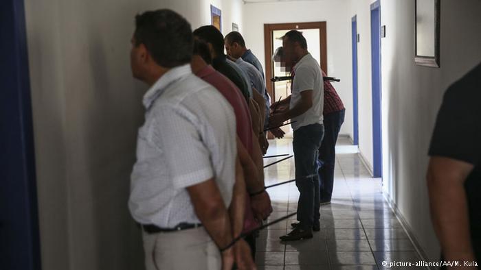 حملات اعتقالات واسعة