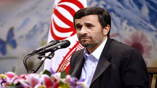 16 أغسطس: أحمدي نجاد