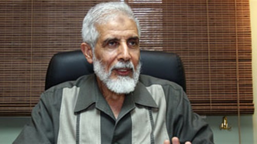 محمود عزت يوزع على