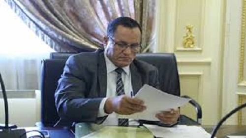 الدكتور عمرو حمروش،