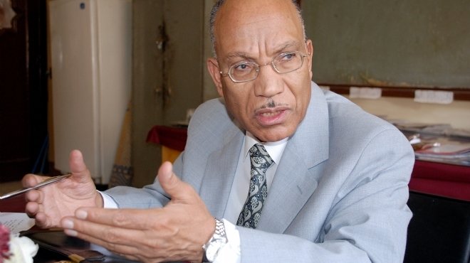 الدكتور عبد المعطي