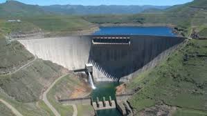 مؤرخ القاعدة ونقد