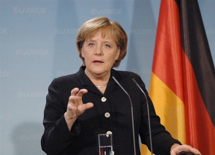 المانيا تبدأ ترحيل