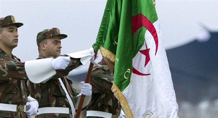 الجيش الجزائري يدمر