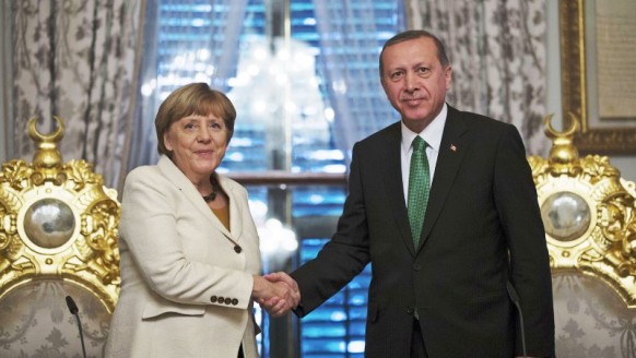 اليمين الأوروبي يستغل