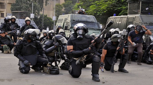 الأمن المصري يقتل