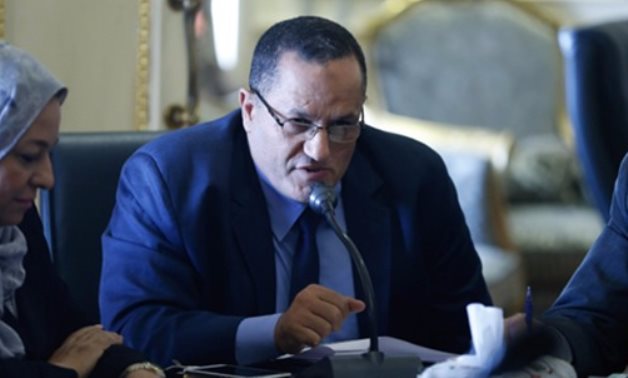 الدكتور عمر حمروش