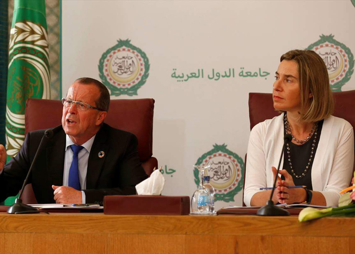 في اجتماع جديد..