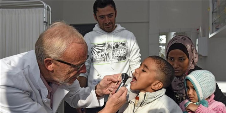 اهتمام بالاطباء السوريين
