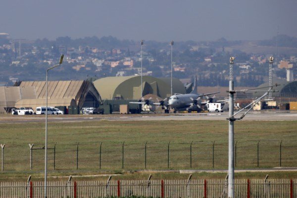 قواعد أمريكية فى