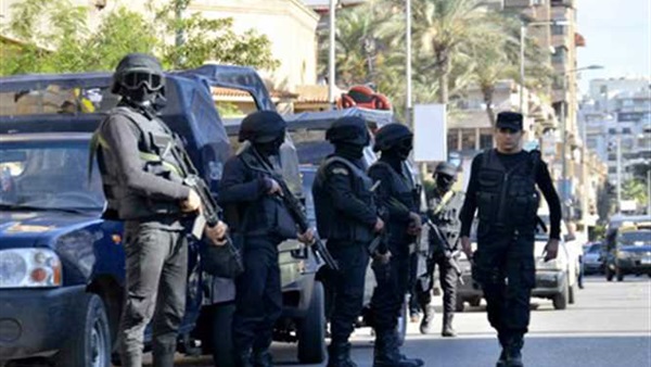 مصر: اعتقال 14 عنصراً
