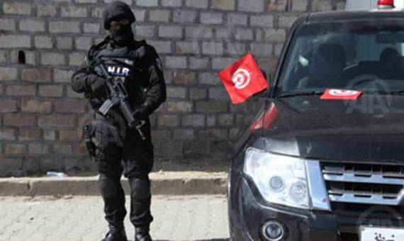 تونس تطرد قياديا
