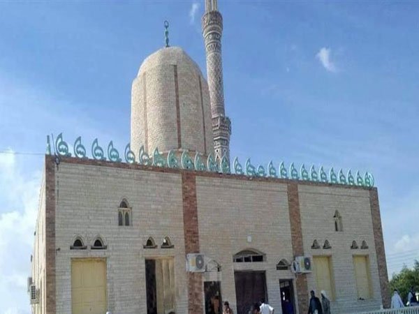 استهدفت المسجد والكنيسة..
