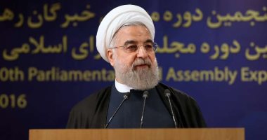 إيران تعتقل مسئولا