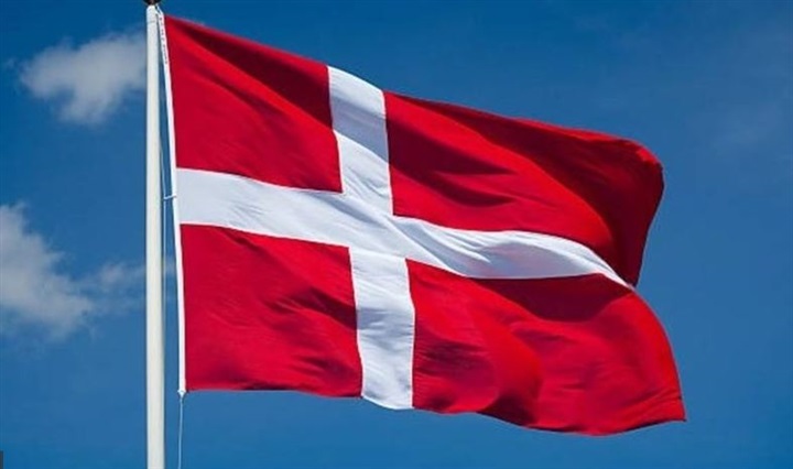 الدنمارك تستدعي سفيرها