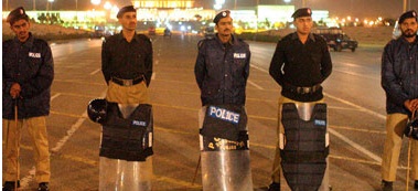 باكستان تعتقل اثنين