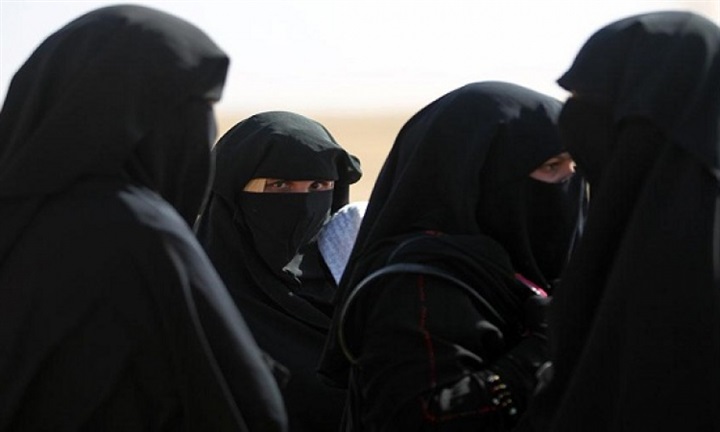 نساء «داعش» يمارسن